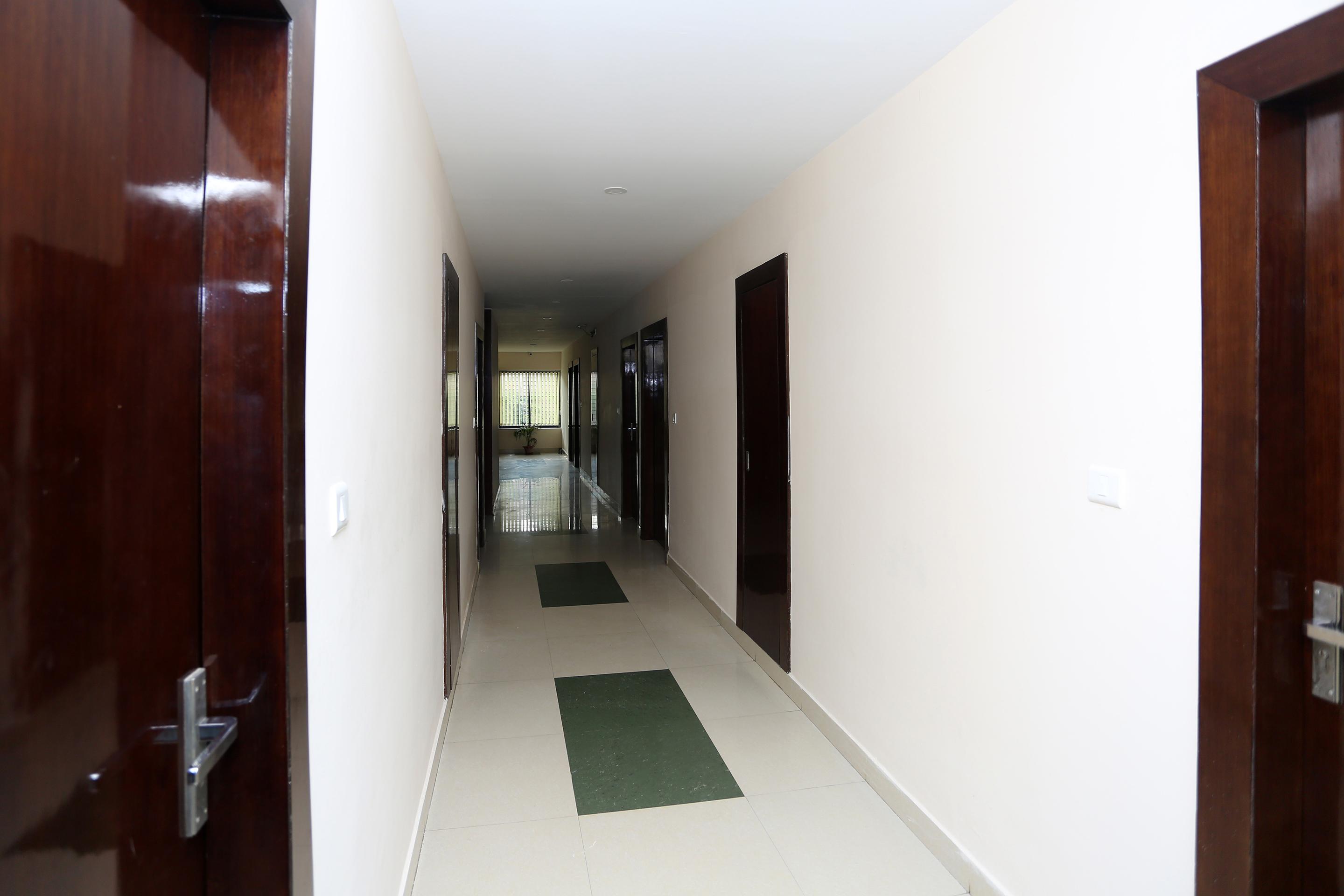 Hotel Railview בובנשוואר מראה חיצוני תמונה