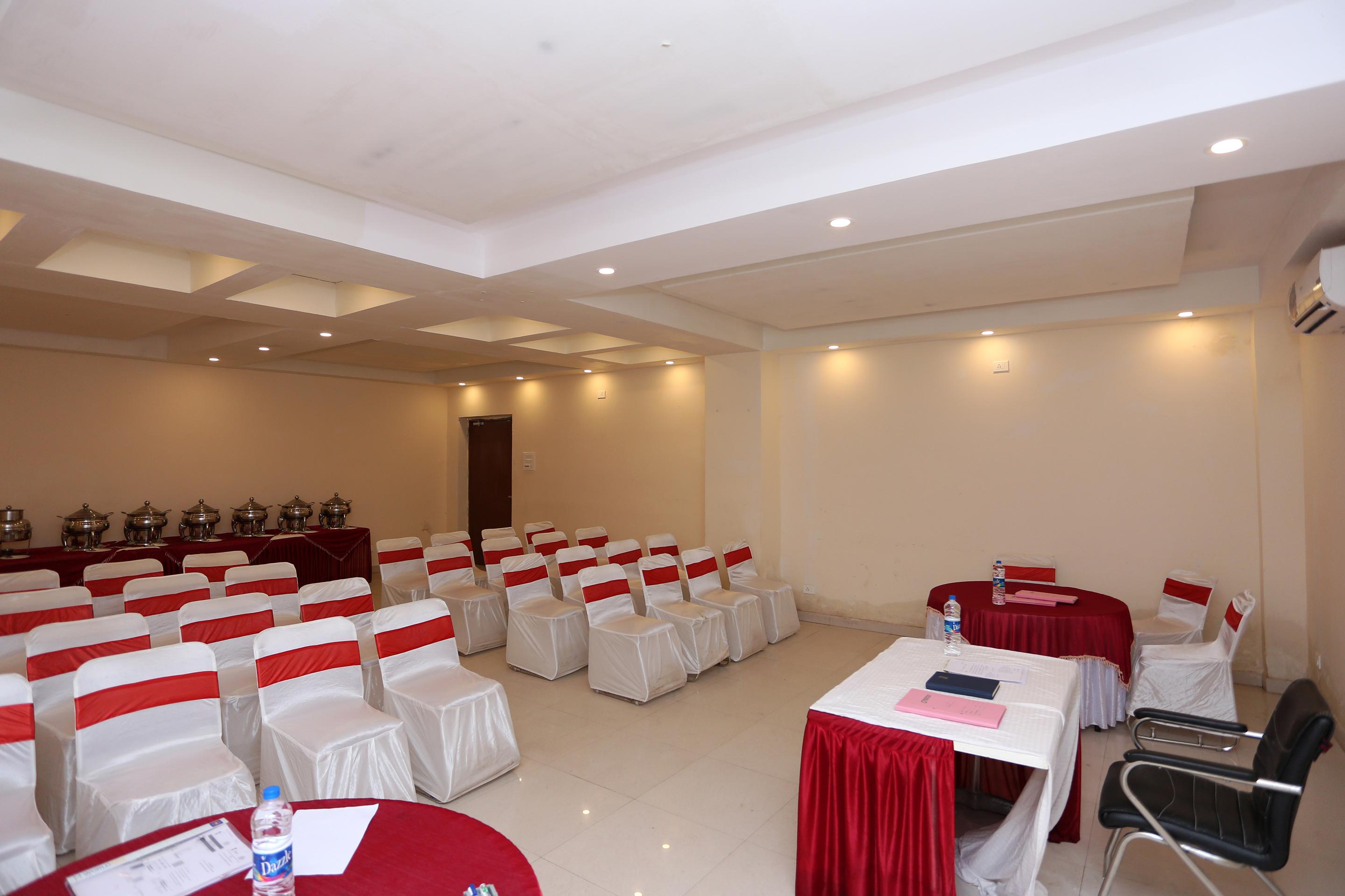 Hotel Railview בובנשוואר מראה חיצוני תמונה