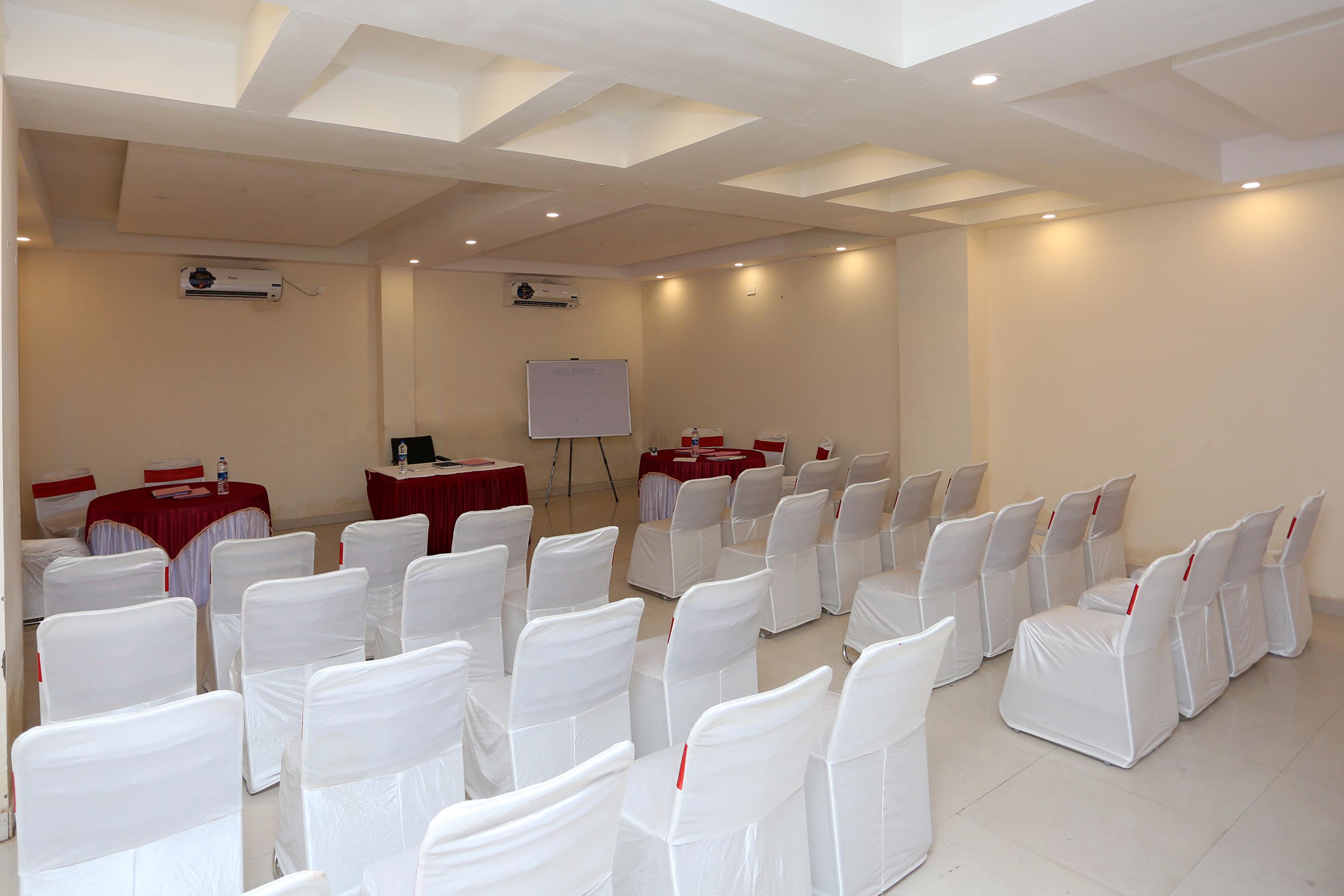 Hotel Railview בובנשוואר מראה חיצוני תמונה