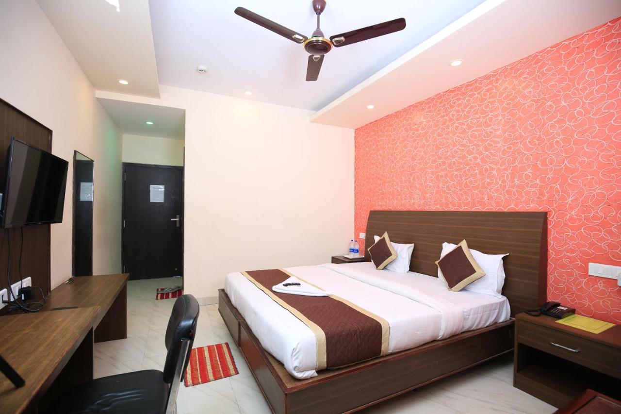 Hotel Railview בובנשוואר מראה חיצוני תמונה